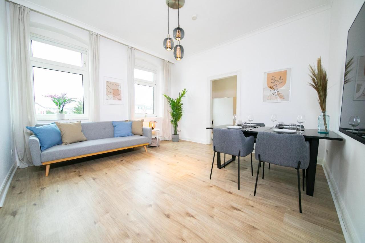 Favorite - And - Kitchen *
